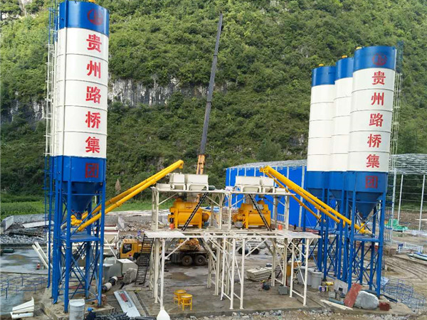 贵州路桥集团HZS120搅拌站安装