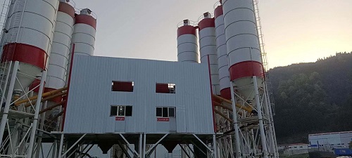 广西路桥集团双HZS180搅拌站案例